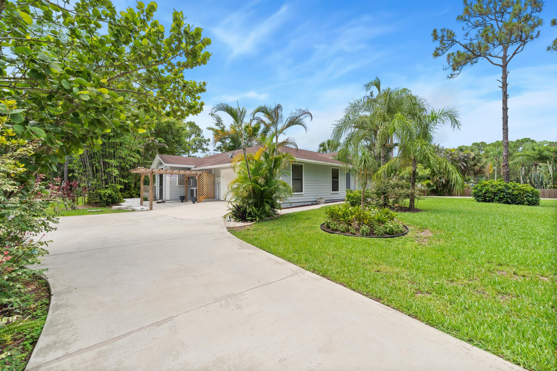 Residence photo 2
