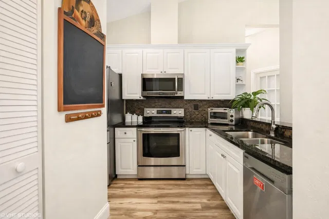  Residence photo 5