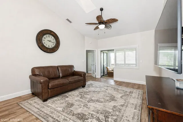  Residence photo 9