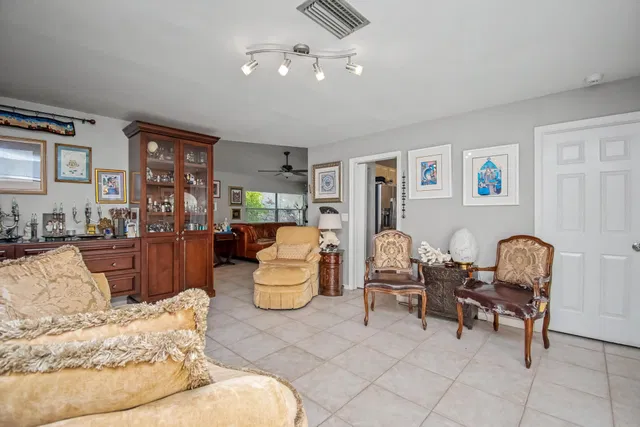 Residence photo 9