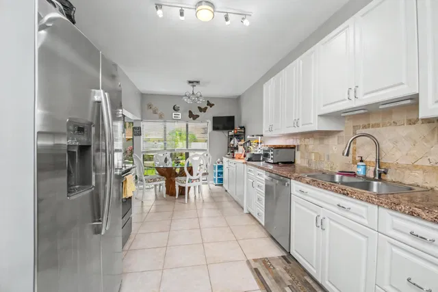 Residence photo 18