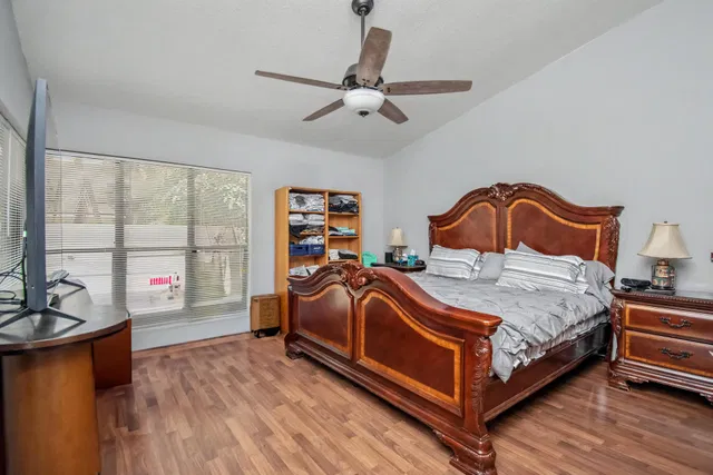 Residence photo 23