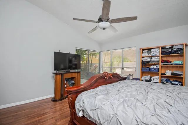Residence photo 24