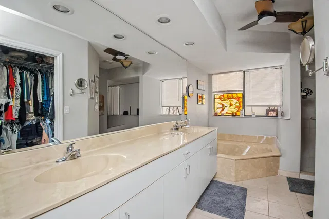 Residence photo 25