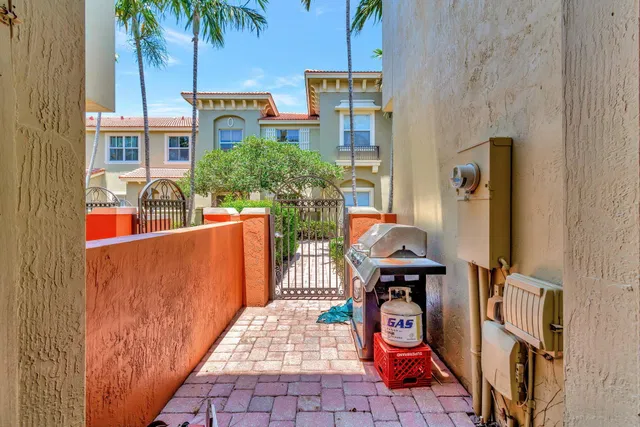 Residence photo 36