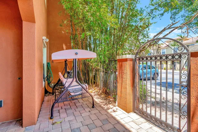 Residence photo 37
