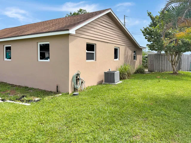  Residence photo 5