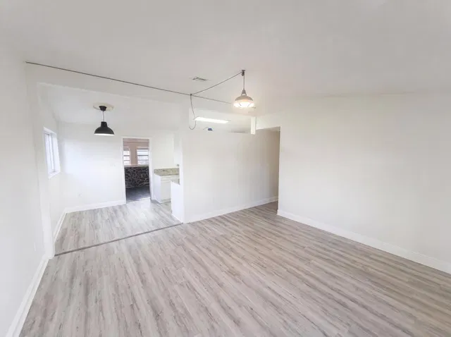  Residence photo 6