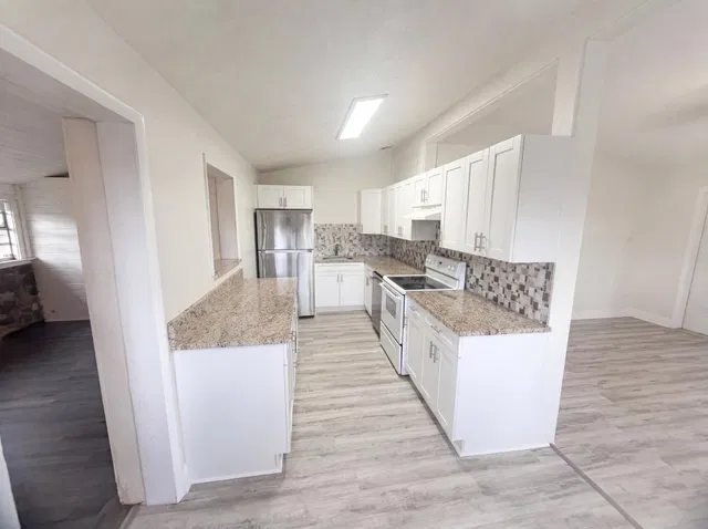  Residence photo 8