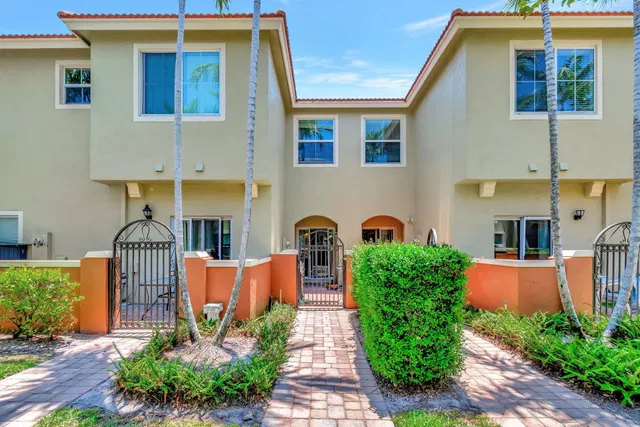 Residence photo 32