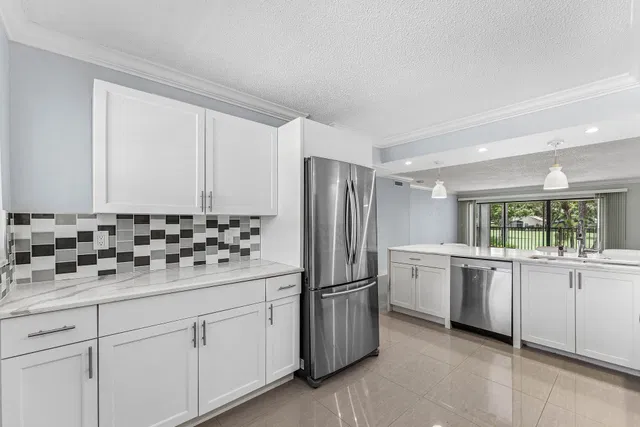 Eastpointe Country Club Unit 201 photo 10