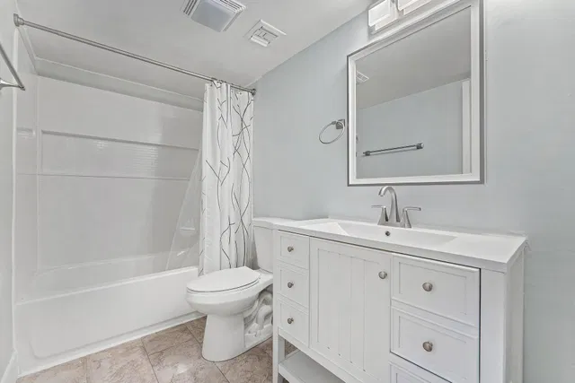 Eastpointe Country Club Unit 201 photo 24