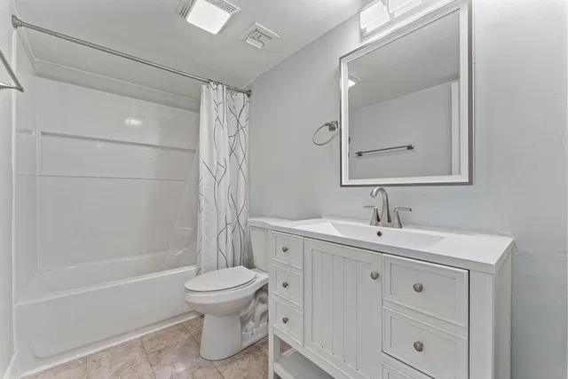 Eastpointe Country Club Unit 201 photo 27