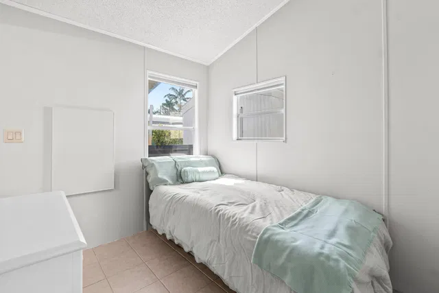  Unit H photo 11