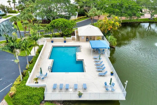 PGA National Palm Beach Gardens Residence photo 26