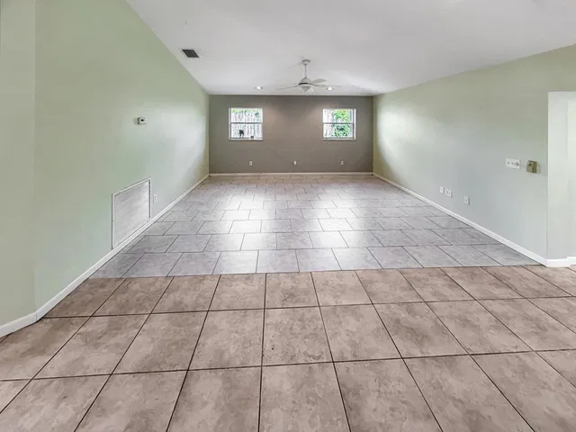 Residence photo 3