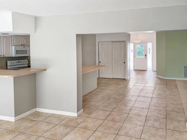 Residence photo 8