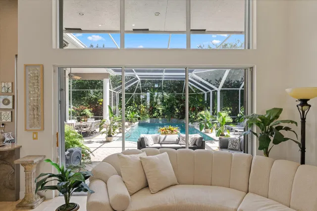  Residence photo 9