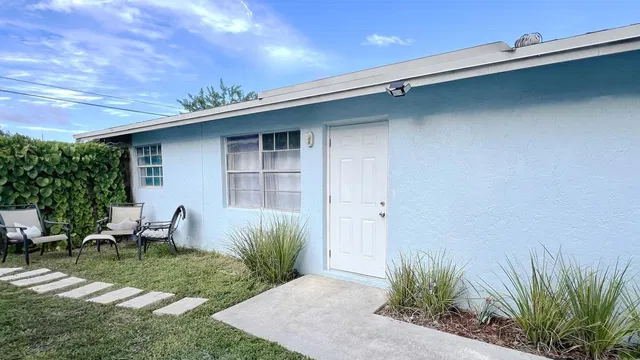 Residence photo 2