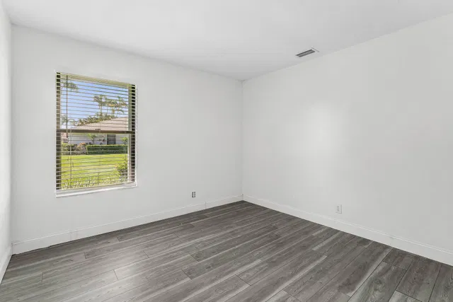 Eastpointe Country Club Residence photo 23