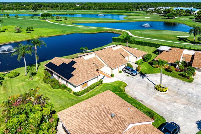 Eastpointe Country Club Residence photo 38
