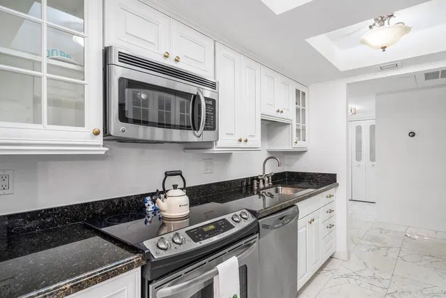 In-Town Palm Beach Unit 201 photo 20