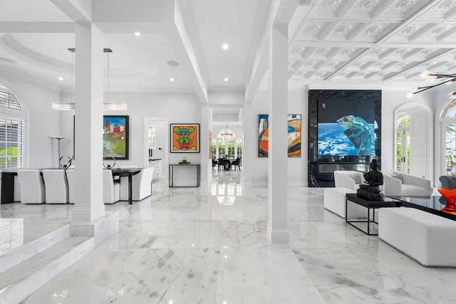 Royal Palm Yacht and Country Club Residence photo 9