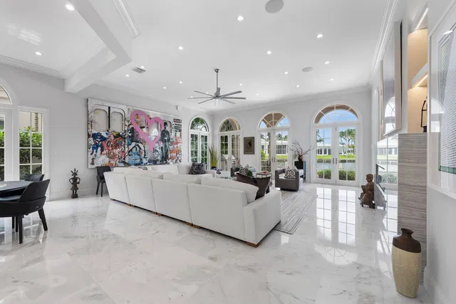Royal Palm Yacht and Country Club Residence photo 15