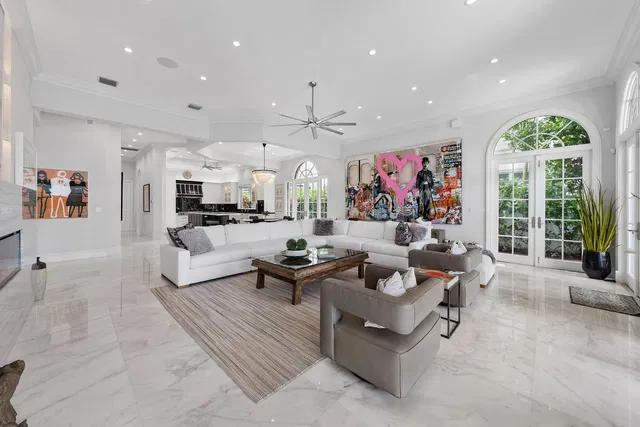 Royal Palm Yacht and Country Club Residence photo 16