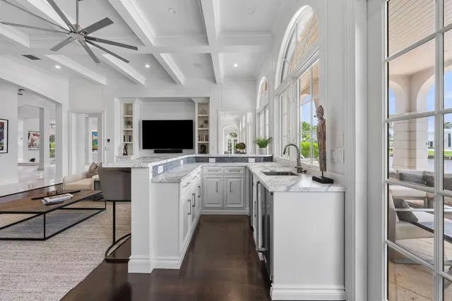 Royal Palm Yacht and Country Club Residence photo 27