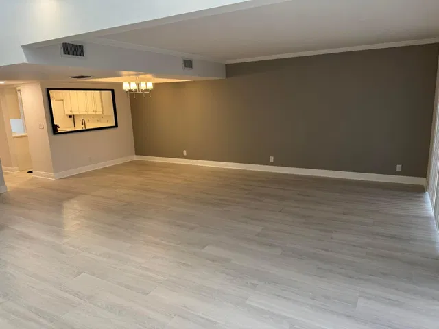  Residence photo 8