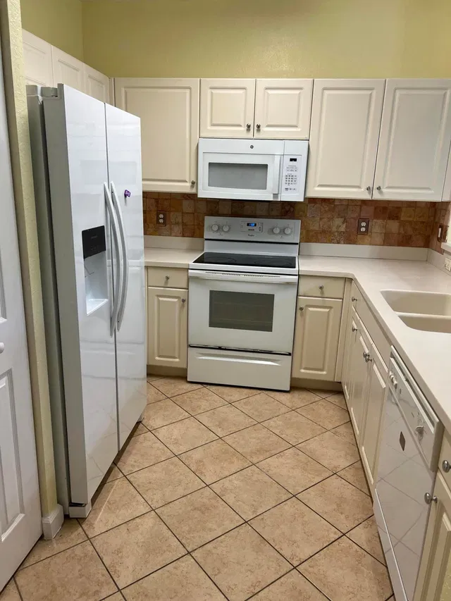 Residence photo 2