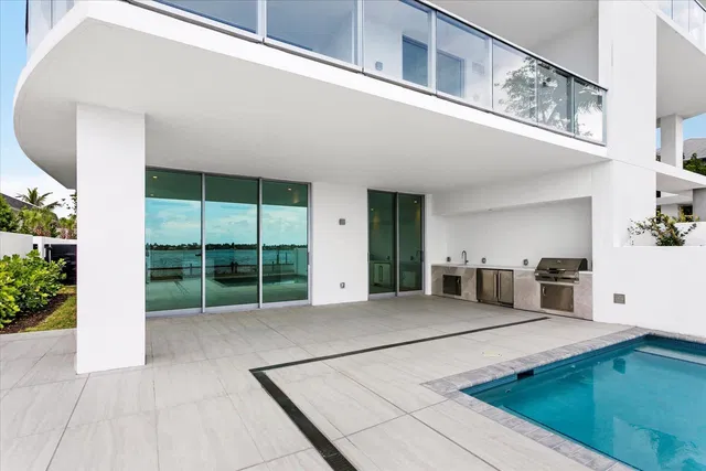 Alba Palm Beach Unit 102 photo 13