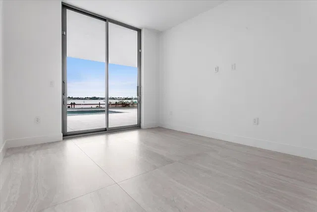 Alba Palm Beach Unit 102 photo 16