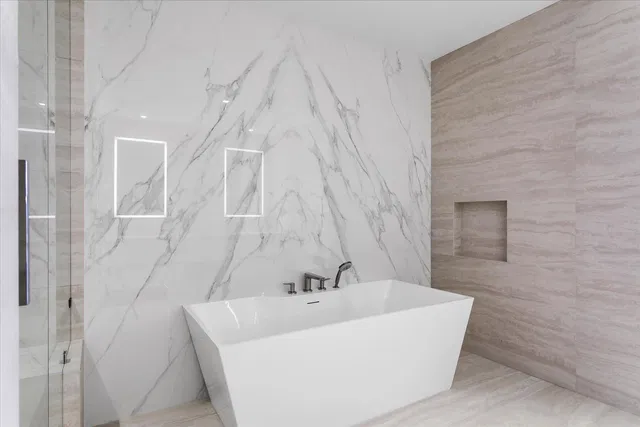 Alba Palm Beach Unit 102 photo 19