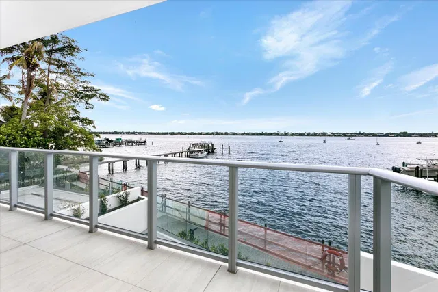 Alba Palm Beach Unit 102 photo 21