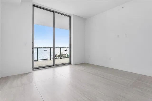 Alba Palm Beach Unit 102 photo 28