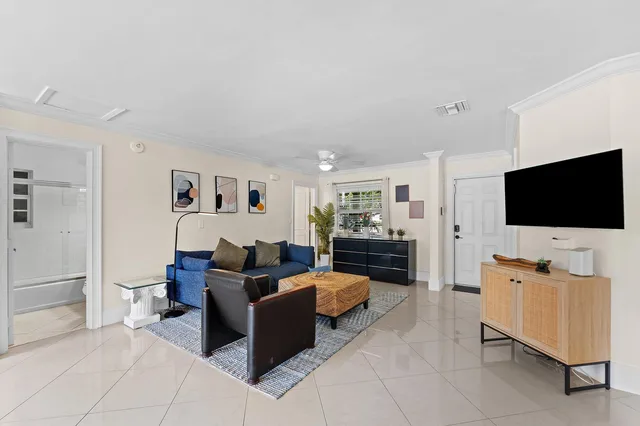 Residence photo 8