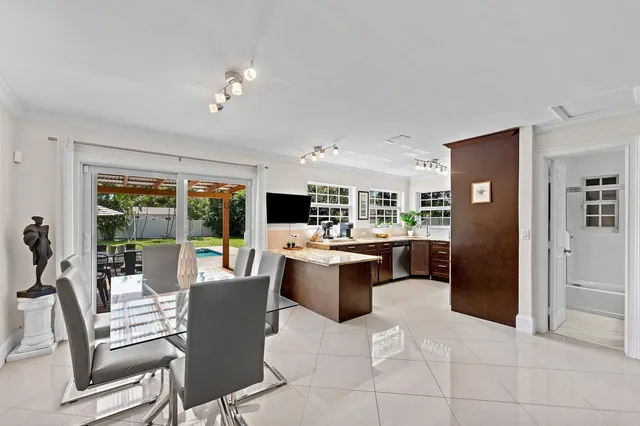 Residence photo 11