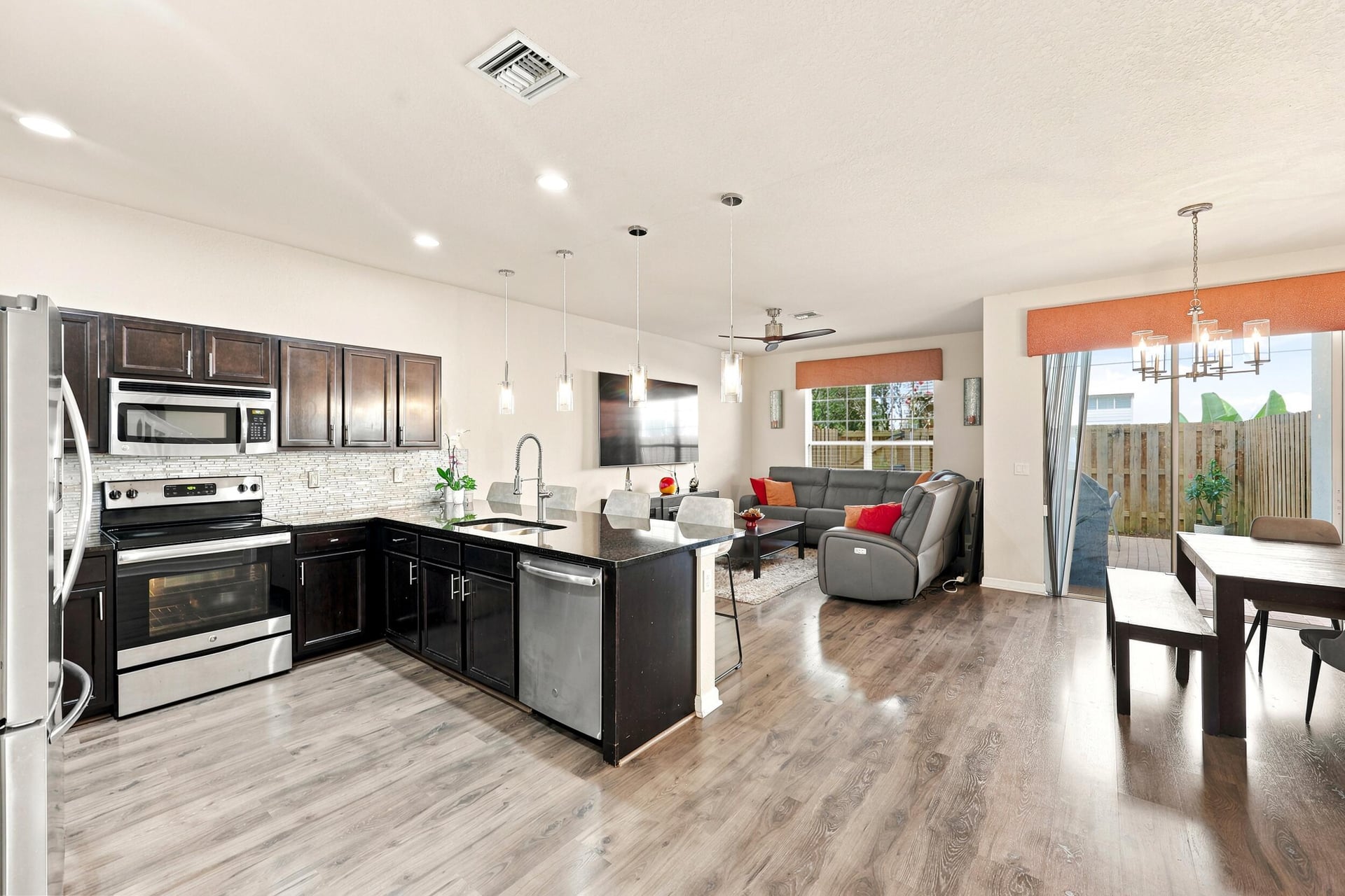 Residence photo 6