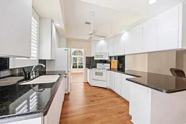 Residence photo 5