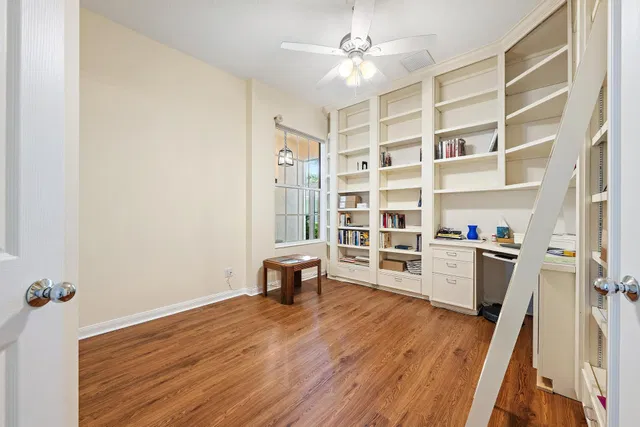 Residence photo 12