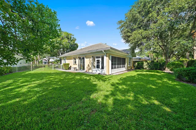 Residence photo 16