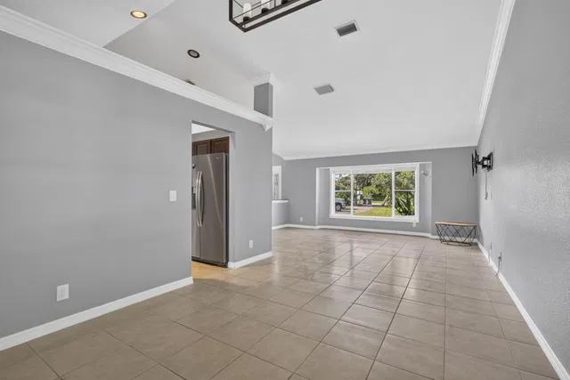  Residence photo 9