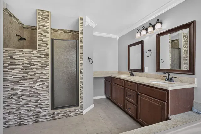  Residence photo 34