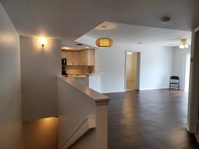 Unit 1204 photo 2