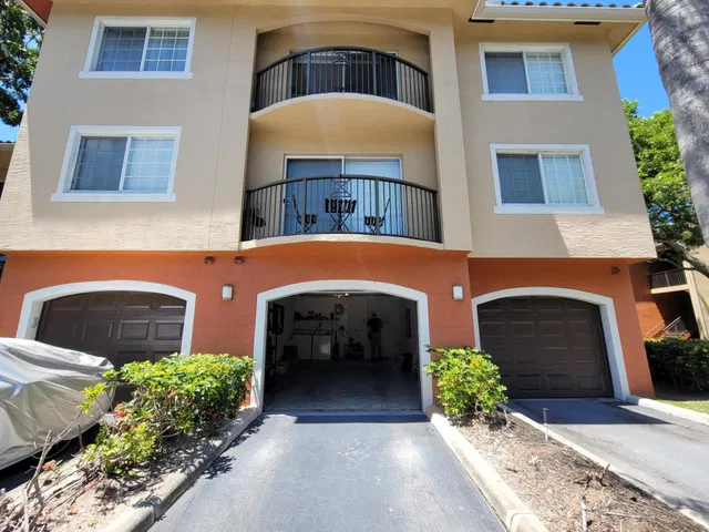 Unit 1204 photo 10