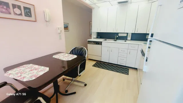 Unit 2001 photo 3