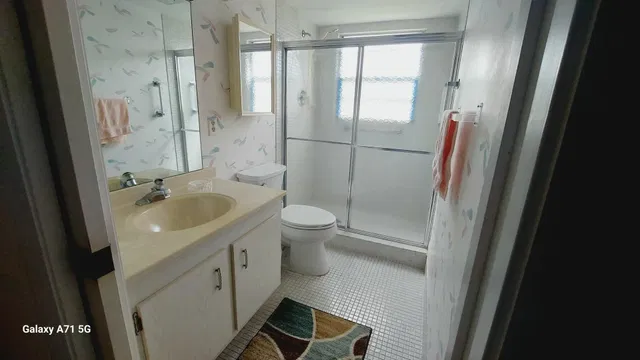 Unit 2001 photo 8