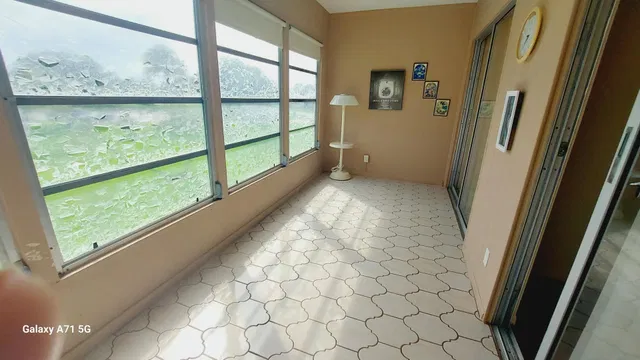 Unit 2001 photo 9